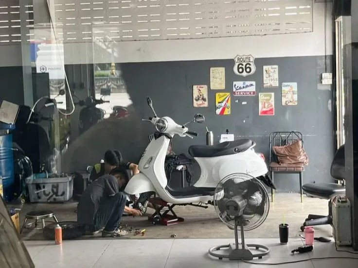 Mekanik membersihkan CVT